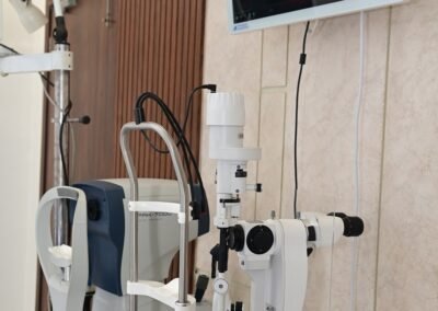 Nav-Drishti-Eye-and-Dental-Hospital-Lachirammpur-Azamgarh-Azamgah-Best-Eye-Care